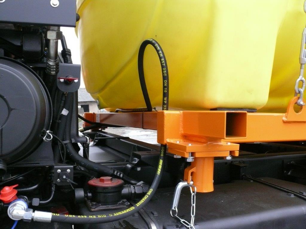 Vodní cisterna CNT a mycí lišta ML